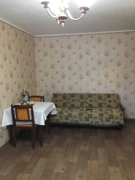 Продажа 3-х к. квартиры на 2 этаже в центре Корабельного рай