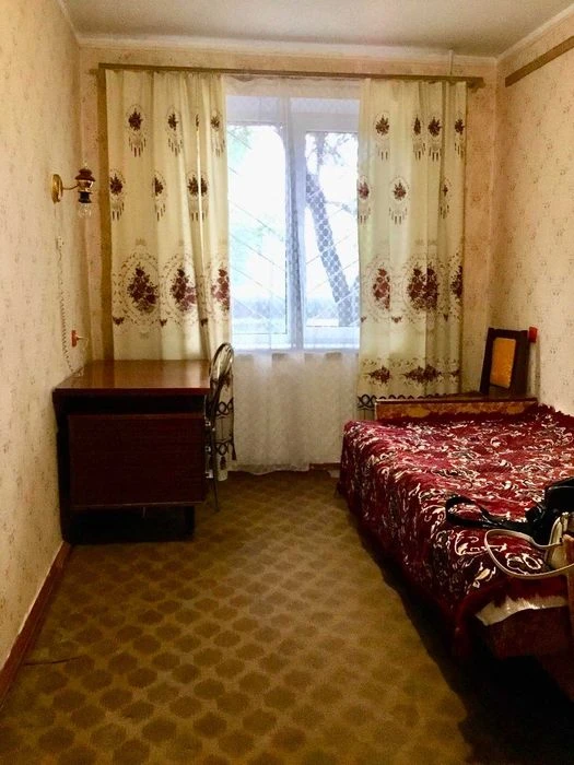 Продажа 3-х к. квартиры на 2 этаже в центре Корабельного рай