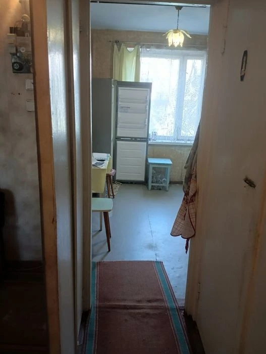 Продаю 3-х комнатную квартиру Мира 23-а с балконом 6/9 р-н п