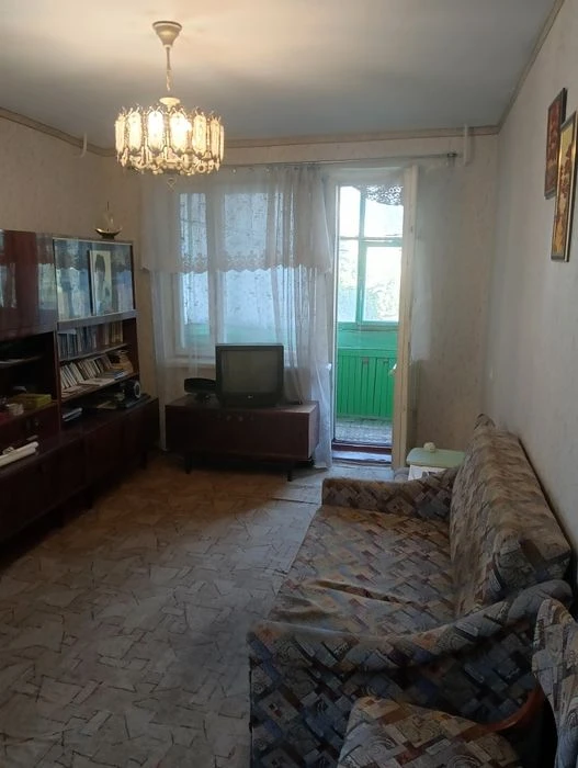 Продаю 3-х комнатную квартиру Мира 23-а с балконом 6/9 р-н п