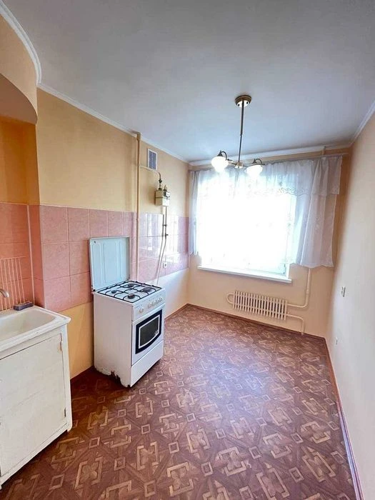 Продам 3-х к/к в гарному районі, зупинка «Магелан»