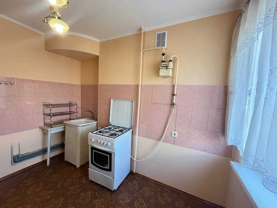 Продам 3-х к/к в гарному районі, зупинка «Магелан»