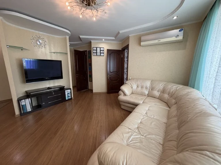 Продаж 3-кк з ремонтом 75 м², проспект Центральний,6-слобітс
