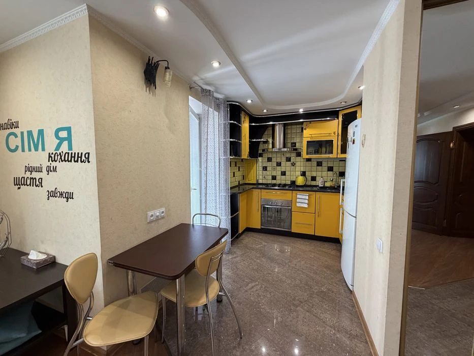 Продаж 3-кк з ремонтом 75 м², проспект Центральний,6-слобітс