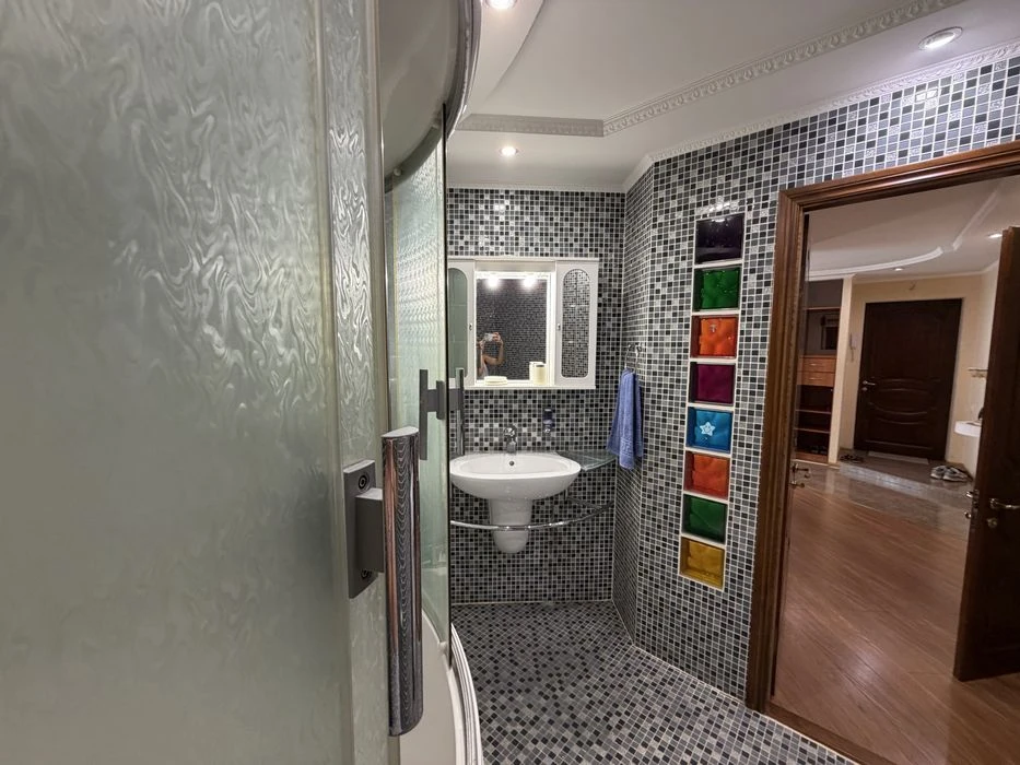 Продаж 3-кк з ремонтом 75 м², проспект Центральний,6-слобітс