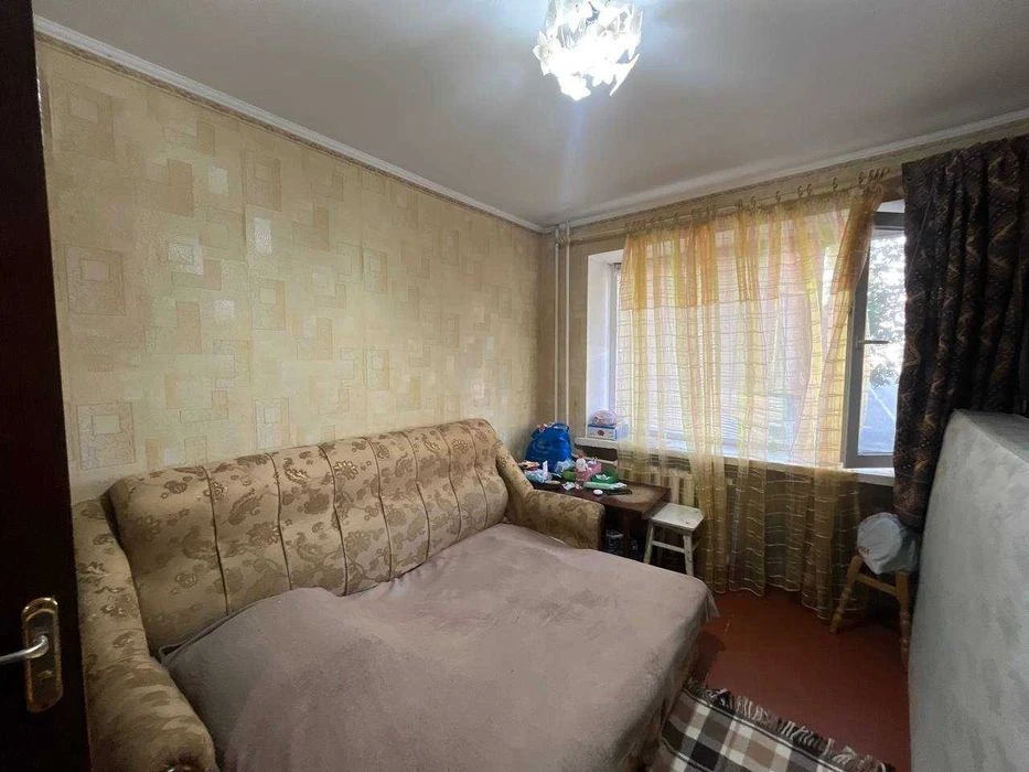 Продам 4-х к/к на 1 поверсі,  в Корабельному районі