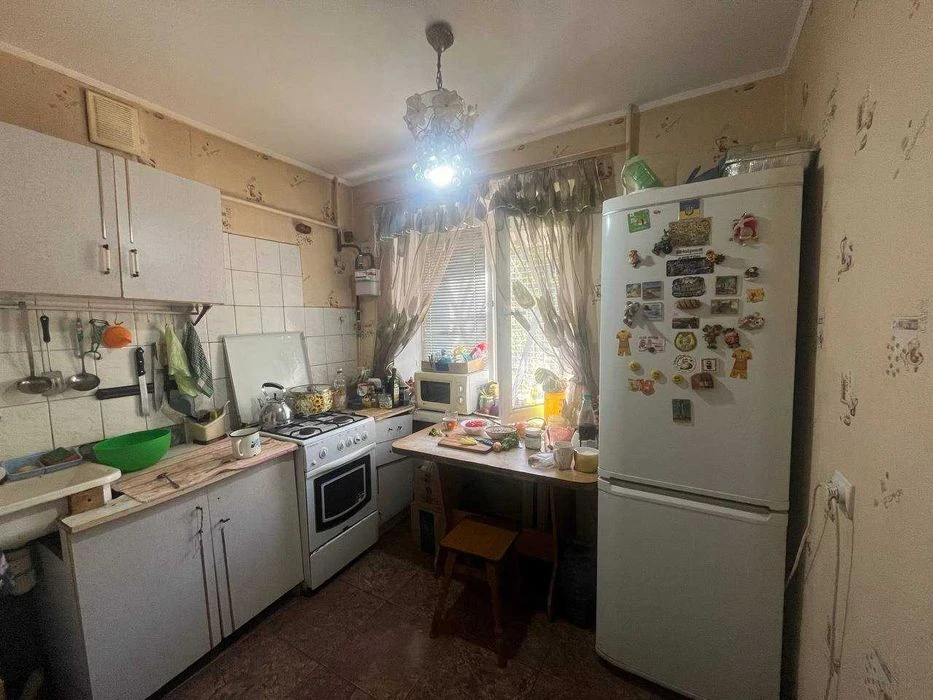 Продам 4-х к/к на 1 поверсі,  в Корабельному районі