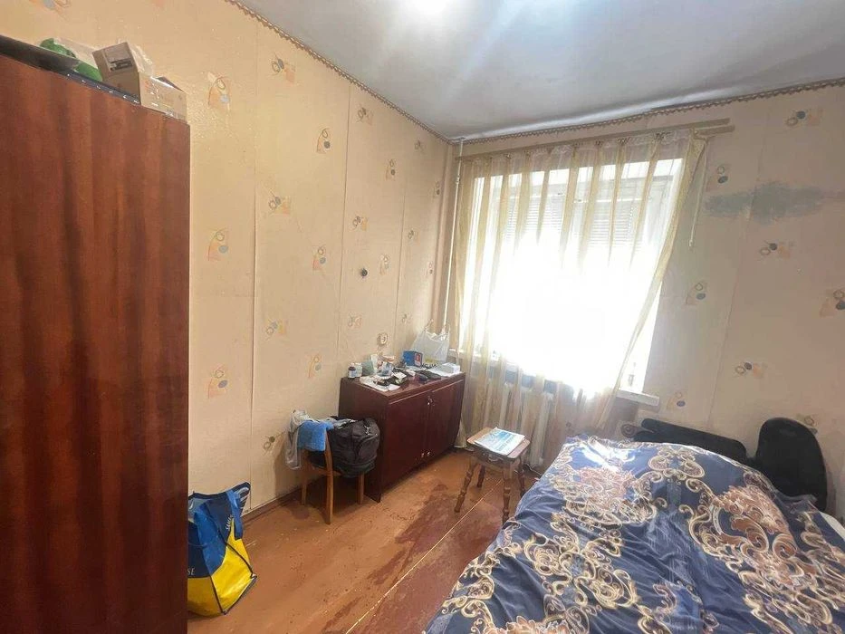 Продам 4-х к/к на 1 поверсі,  в Корабельному районі