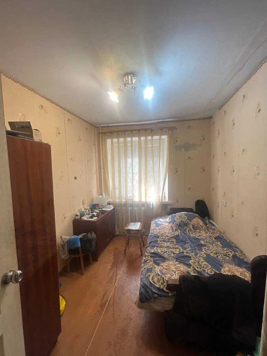 Продам 4-х к/к на 1 поверсі,  в Корабельному районі