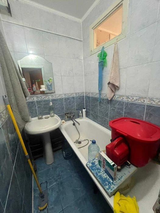 Продам 4-х к/к на 1 поверсі,  в Корабельному районі