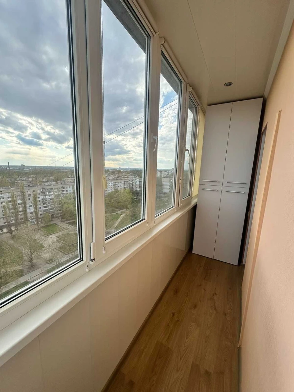 Продам чудову 2-кімнатну квартиру на пр. Миру