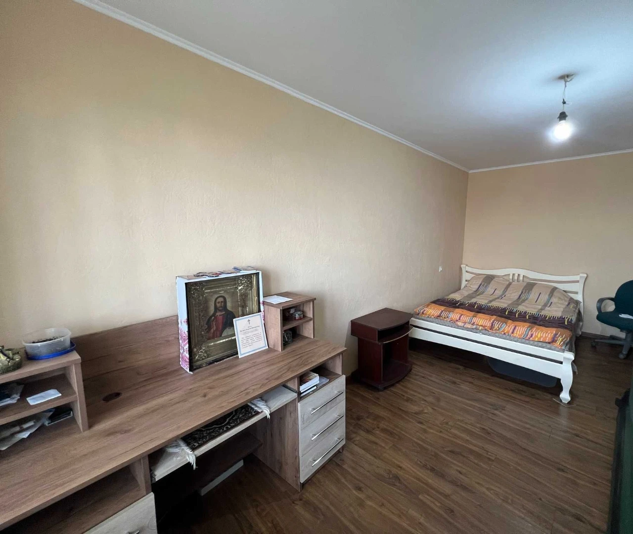 Продається 2-кімнатна квартира, євроремонт, меблі, техніка,