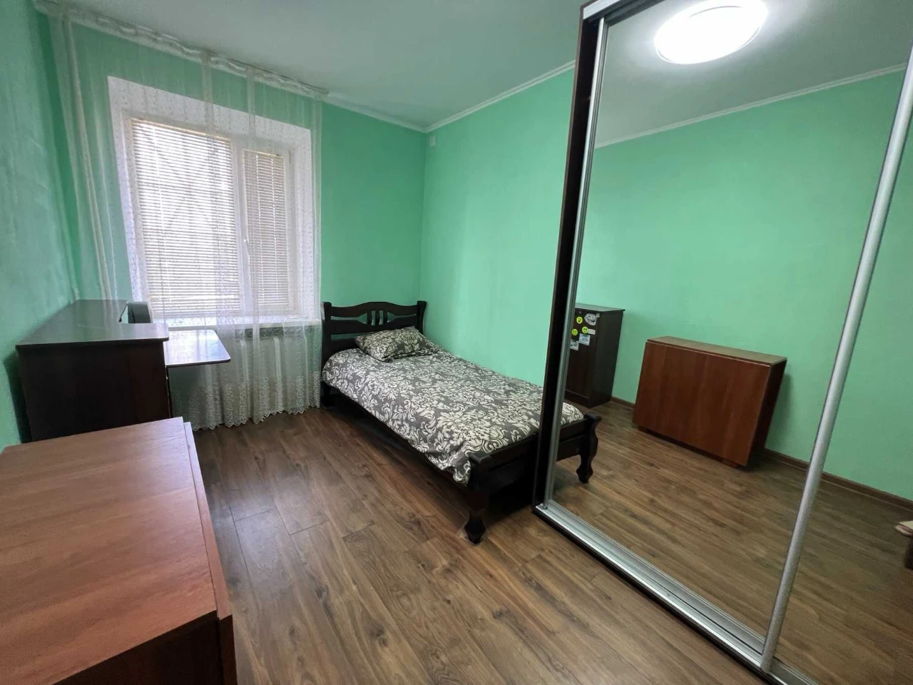 Продається 2-кімнатна квартира, євроремонт, меблі, техніка,