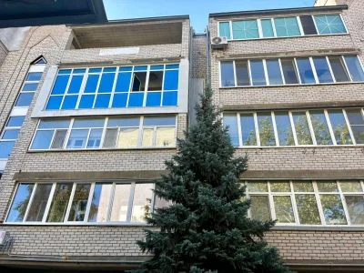 Продажа 2-х уровневой квартиры в центре города.