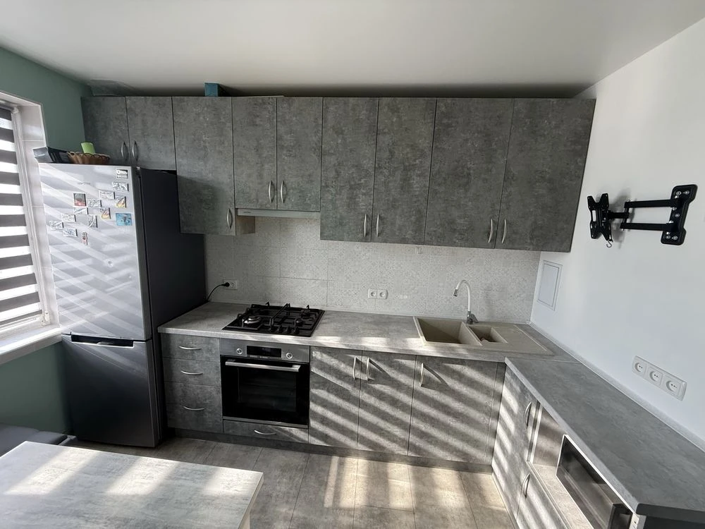 Продаж 1 кім квартири на Колодязній Сучасний ремонт, меблі,