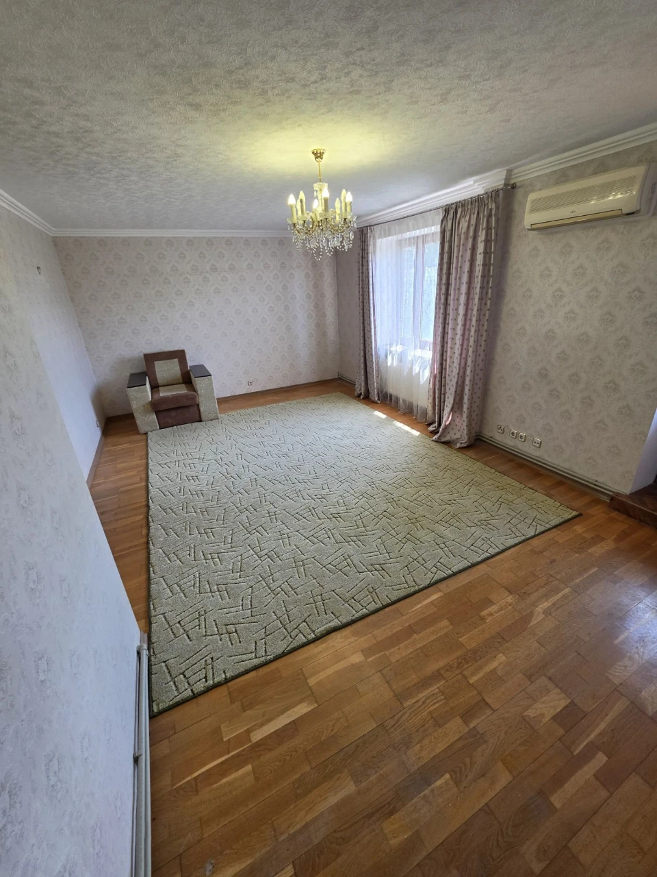 Центр Трьохкімнатна квартира