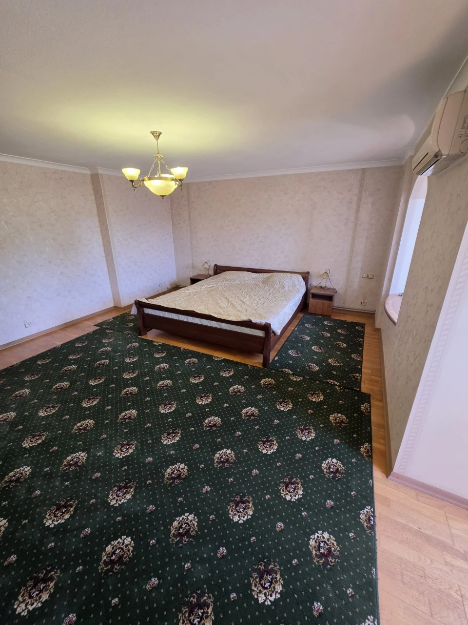 Центр Трьохкімнатна квартира