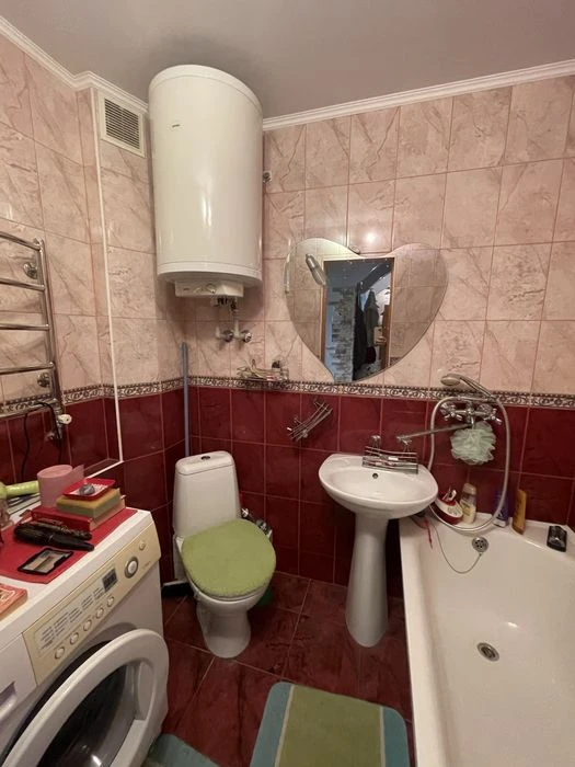 Квартира , в якій є все! 3 кімнати , два балкони Купити ,зай