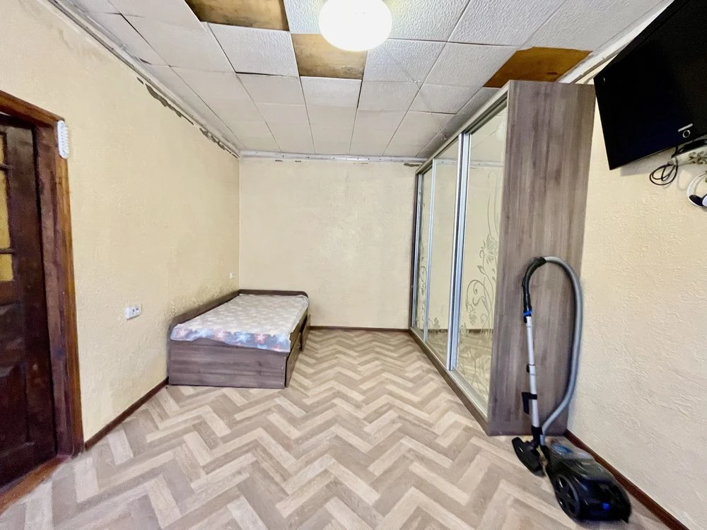 Продам ДВІ ОДНОкімнатні квартири в одному дворі!