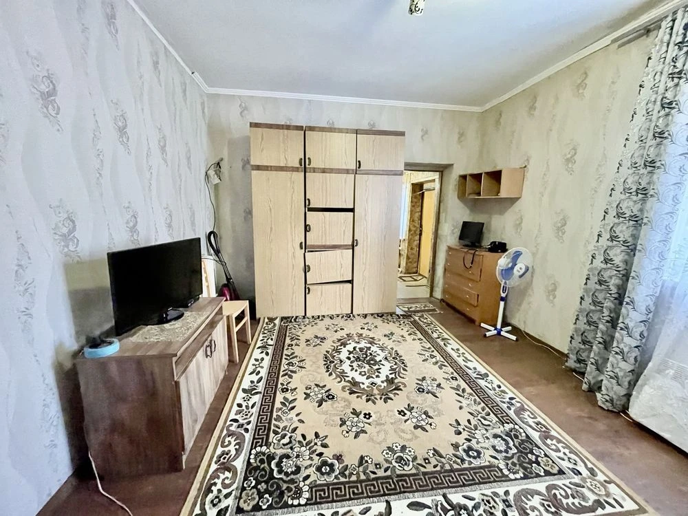 Продам ДВІ ОДНОкімнатні квартири в одному дворі!