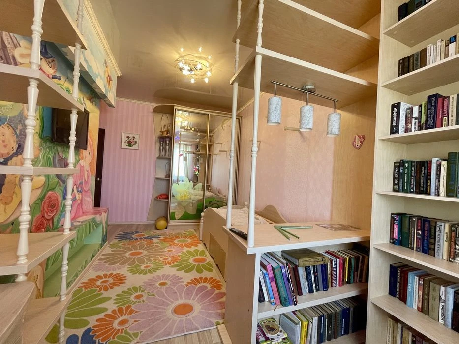Продаю 4-кімнатну квартиру, р-н. Соляні, пр-т. Героїв Україн