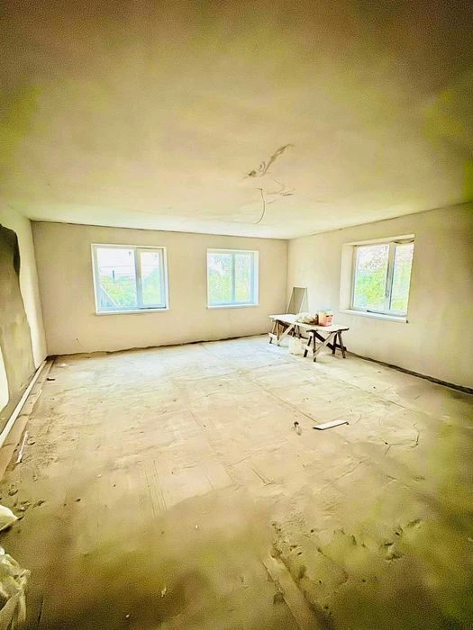 Продажа 2х этажной квартиры со своим двором и гаражом в Б. К