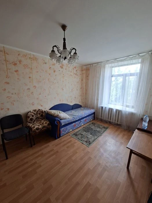 Продаю 2 к. кв. вул. Радісна-М.Морська