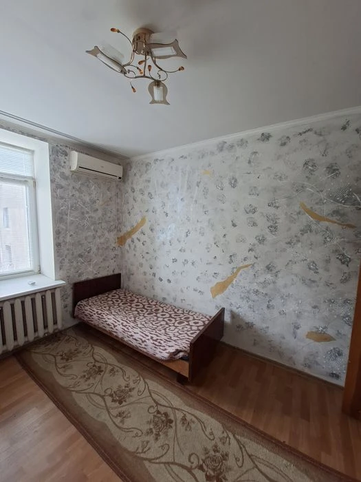 Продаю 2 к. кв. вул. Радісна-М.Морська
