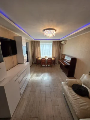 ЮТЗ Трьохкімнатна квартира