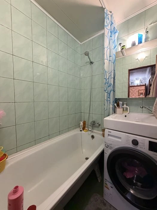 В продажу 3 к к на Космонавтів/ вул. Електронна , 1/9 поверх