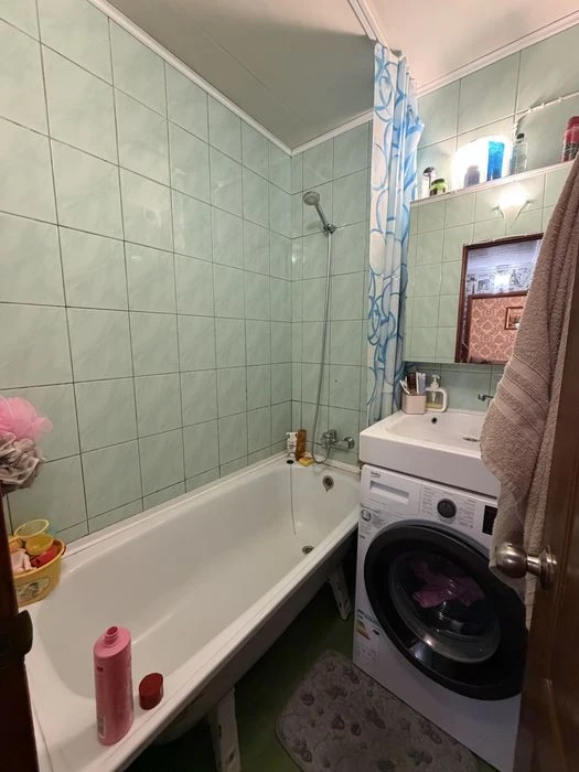 В продажу 3 к к на Космонавтів/ вул. Електронна , 1/9 поверх