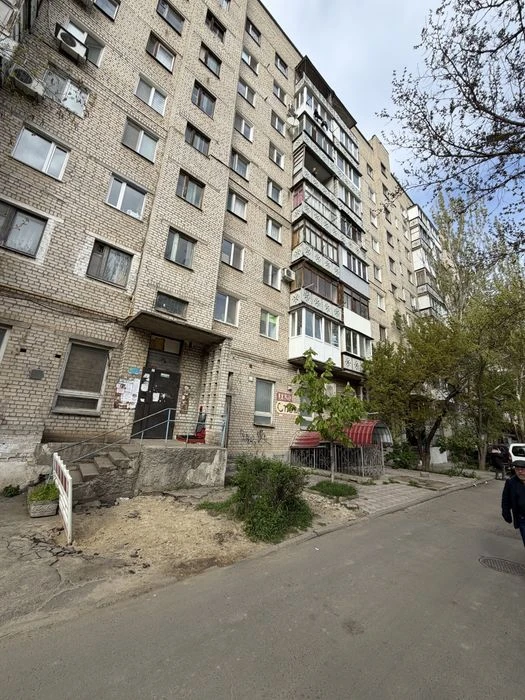 В Продажу 3 к к пр. Центральний / 3я з індивідуальним опален