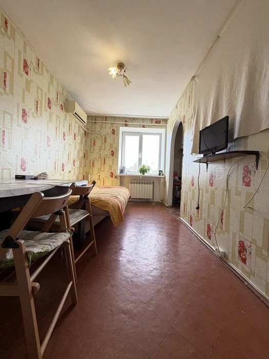 В Продажу 3 к к пр. Центральний / 3я з індивідуальним опален