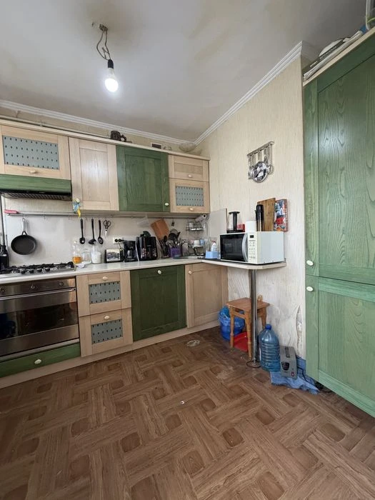 В Продажу 3 к к пр. Центральний / 3я з індивідуальним опален