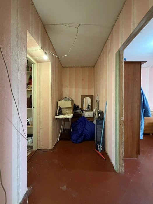 В Продажу 3 к к пр. Центральний / 3я з індивідуальним опален