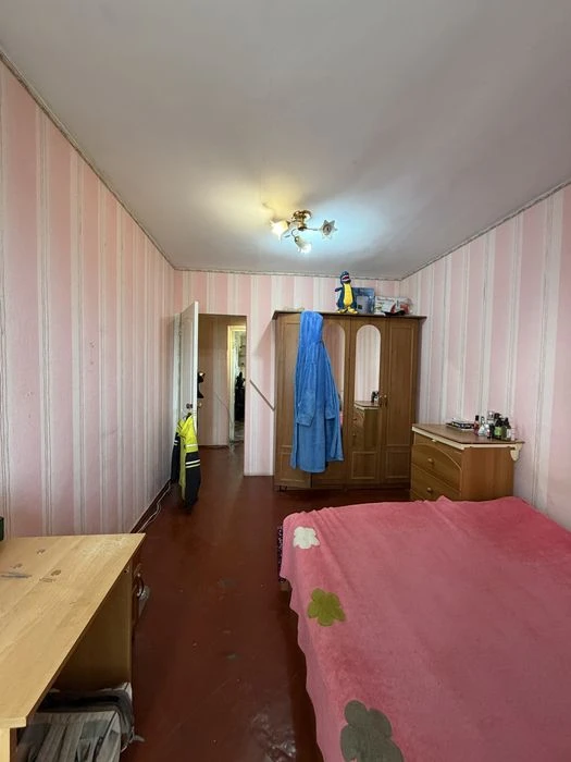 В Продажу 3 к к пр. Центральний / 3я з індивідуальним опален