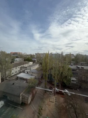 В Продажу 3 к к пр. Центральний / 3я з індивідуальним опален