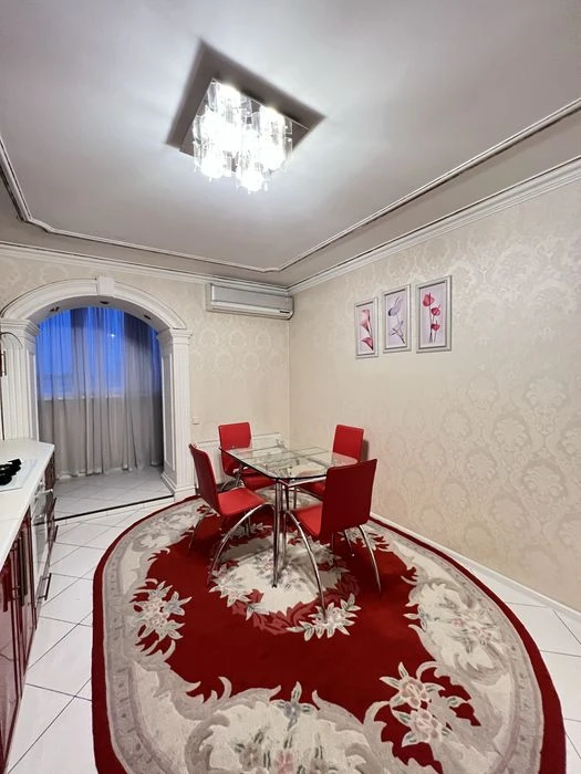 В Продажу 2 к к в Центрі з євроремонтом
