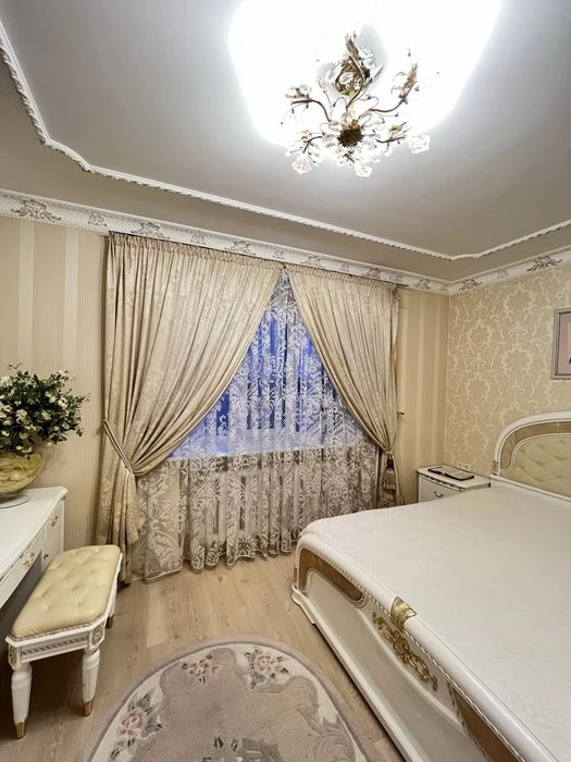 В Продажу 2 к к в Центрі з євроремонтом
