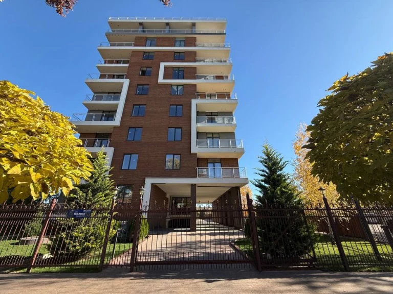 Шикарная 3к студия в центре с паркоместом