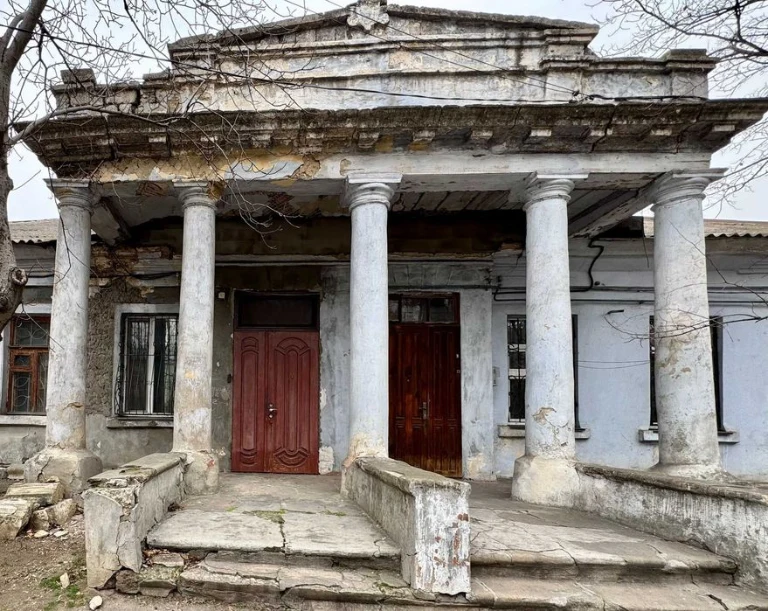 Продаю 3-кімнатну квартиру, Центр, вул. Нікольська / Артилер