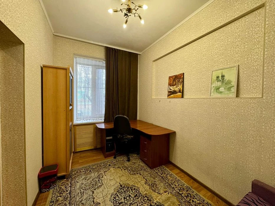 Продаю 3-кімнатну квартиру, Центр, вул. Нікольська / Артилер