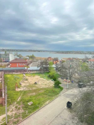 Продам 3-х к/к покращеного планування, з видом на річку