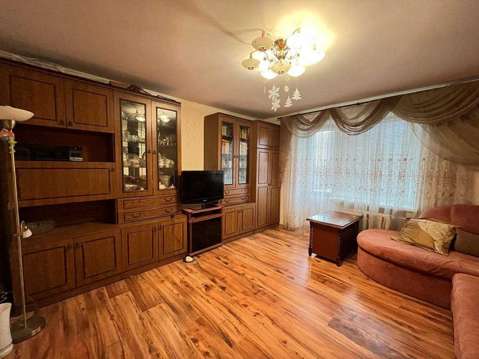 Продам 3-х к/к покращеного планування, з видом на річку