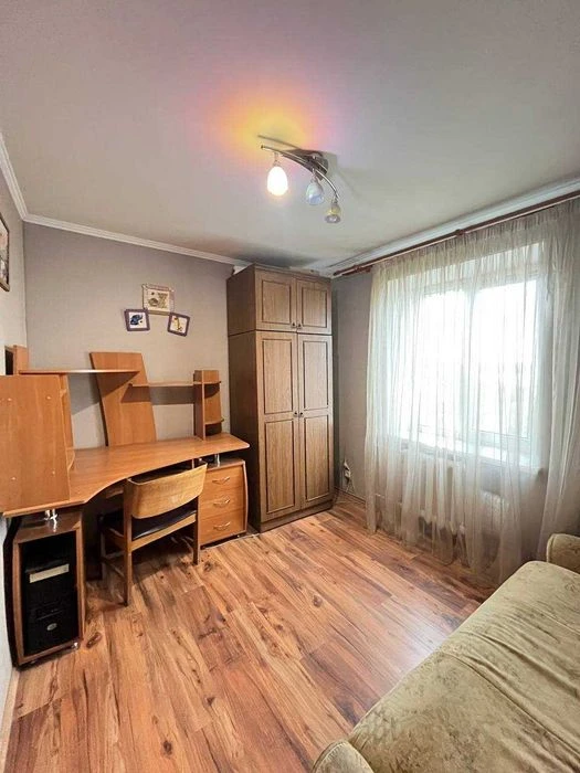 Продам 3-х к/к покращеного планування, з видом на річку