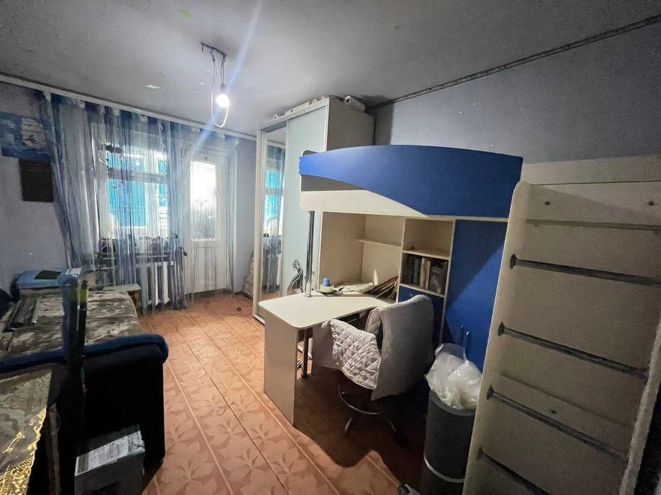 Продам 3 к/к, в районі ринку “Колос»,