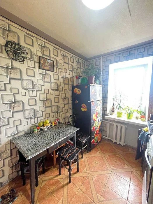 Продам 3 к/к, в районі ринку “Колос»,