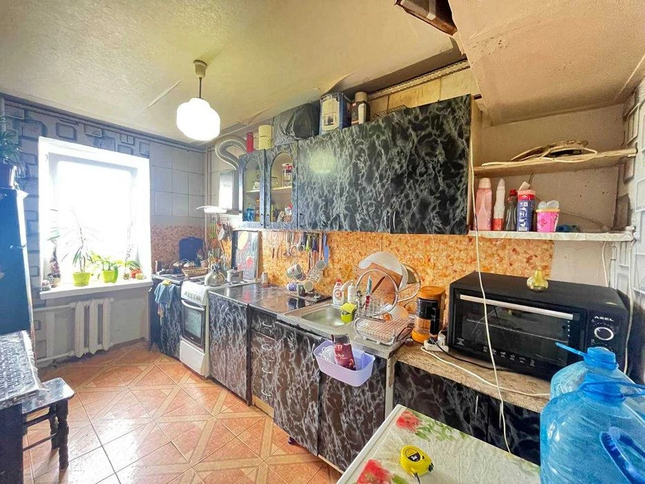 Продам 3 к/к, в районі ринку “Колос»,