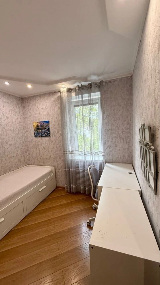 Продаж 3 кімнатної квартири пр. Центральний зуп. 6 Слобідськ