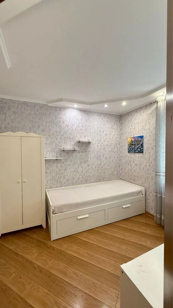 Продаж 3 кімнатної квартири пр. Центральний зуп. 6 Слобідськ